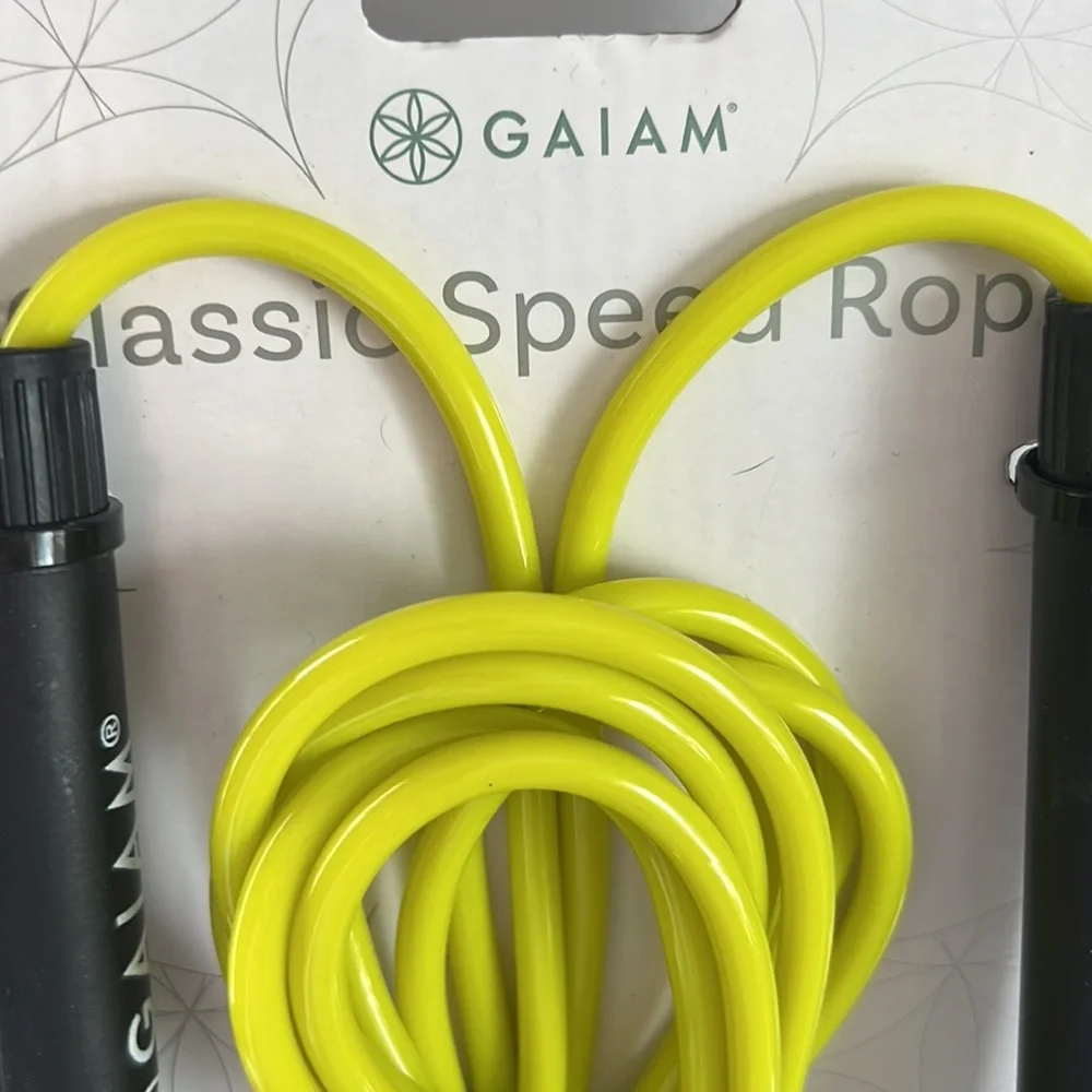 NWT GAIAMClassic Speed Rope. 9’ long-bright yellow & black. In cardboard package - Picture 4 of 7